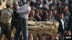 The clashes were the first outbreak of violence on Cairo's Tahrir Square in several weeks.